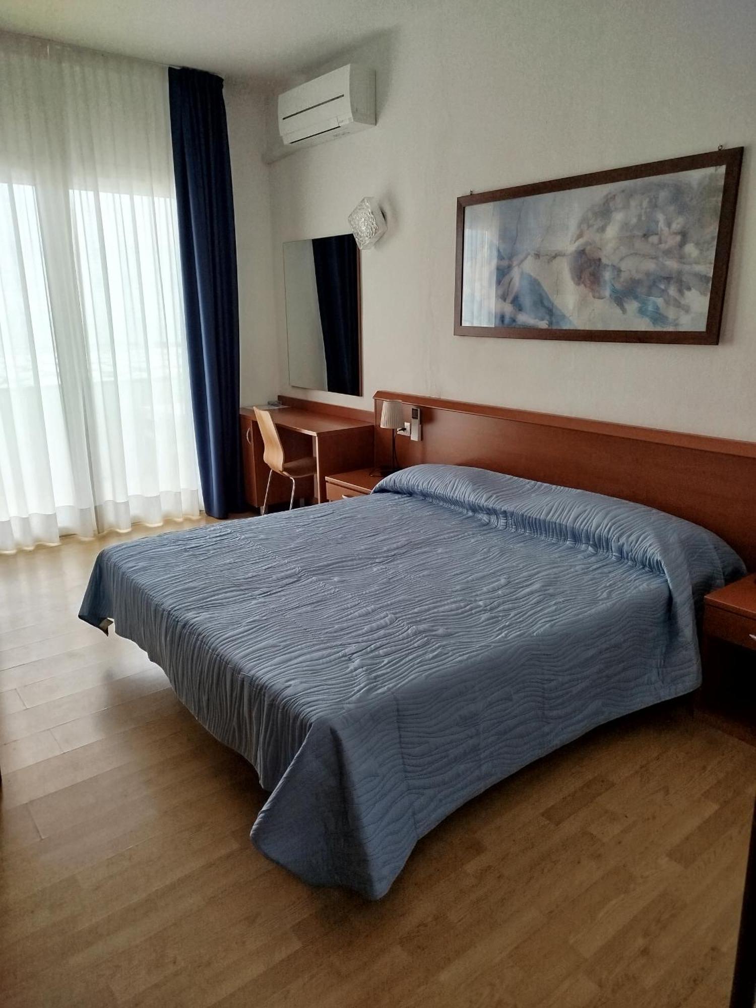 Hotel Silva Frontemare Lido di Jesolo Exterior foto