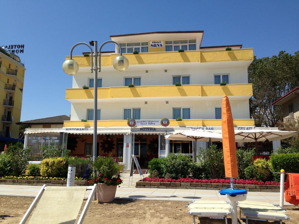 Hotel Silva Frontemare Lido di Jesolo Exterior foto